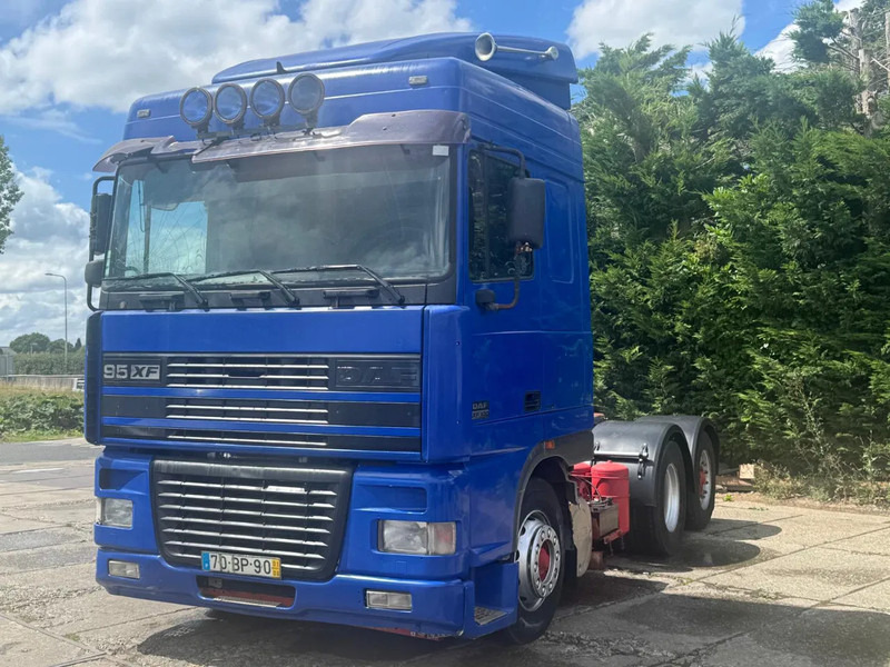DAF XF 95.430 6X2 Tractor-unit Spring/Air ZF Manual Gear Euro3 - Тягач: фото 2 DAF XF 95.430 6X2 Tractor-unit Spring/Air ZF Manual Gear Euro3 - Тягач: фото 2