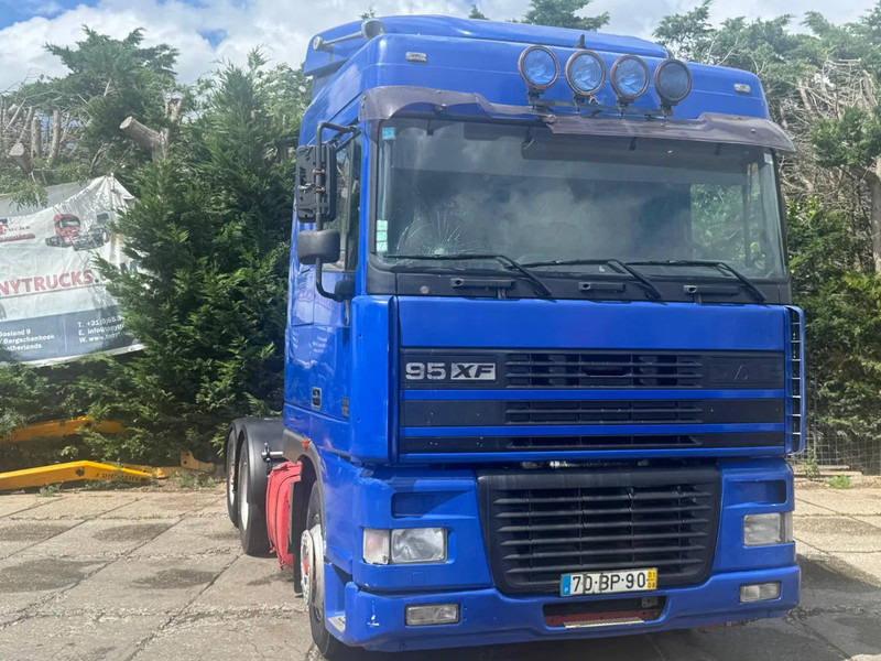 DAF XF 95.430 6X2 Tractor-unit Spring/Air ZF Manual Gear Euro3 - Тягач: фото 1 DAF XF 95.430 6X2 Tractor-unit Spring/Air ZF Manual Gear Euro3 - Тягач: фото 1