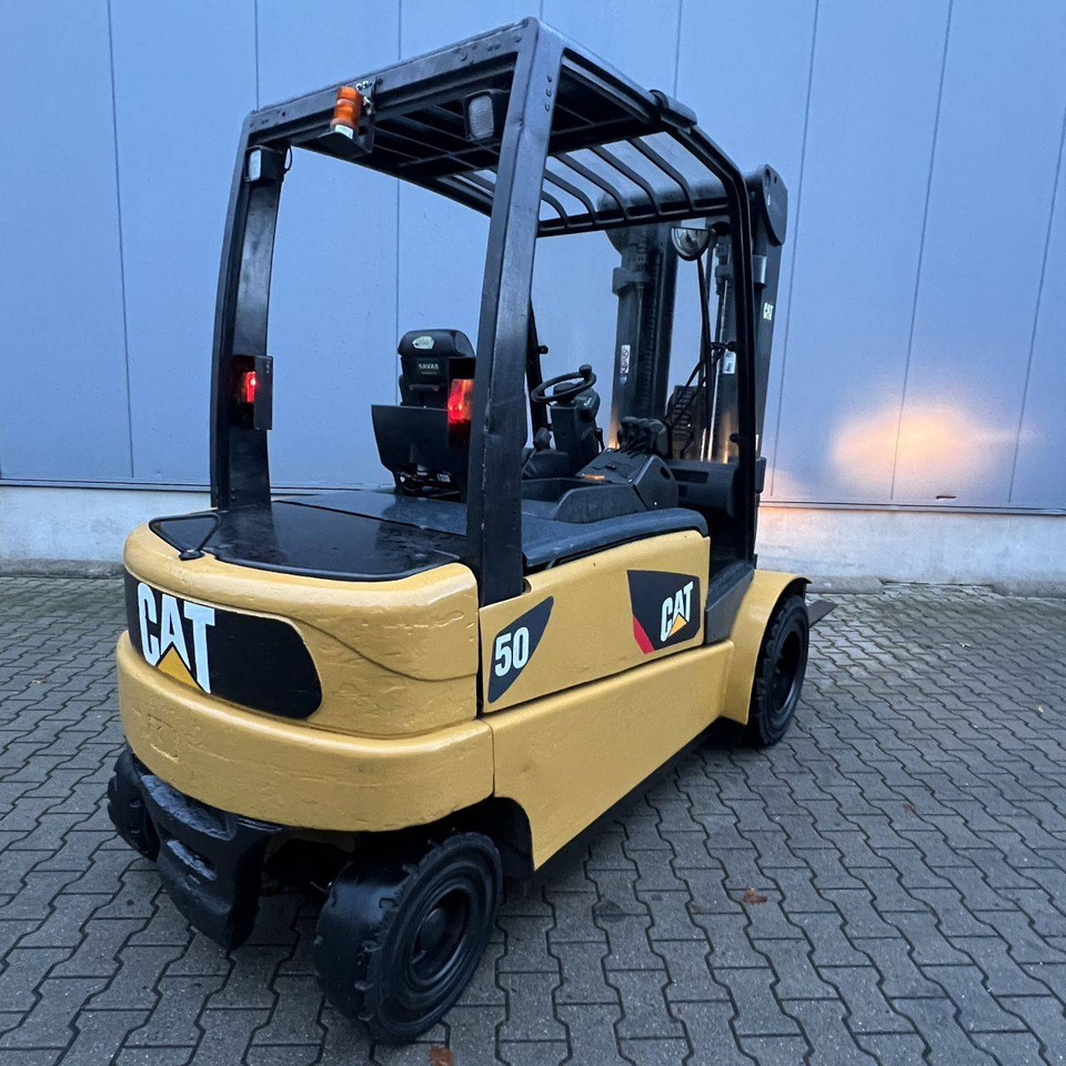 Caterpillar EP50 - Электропогрузчик: фото 3 Caterpillar EP50 - Электропогрузчик: фото 3