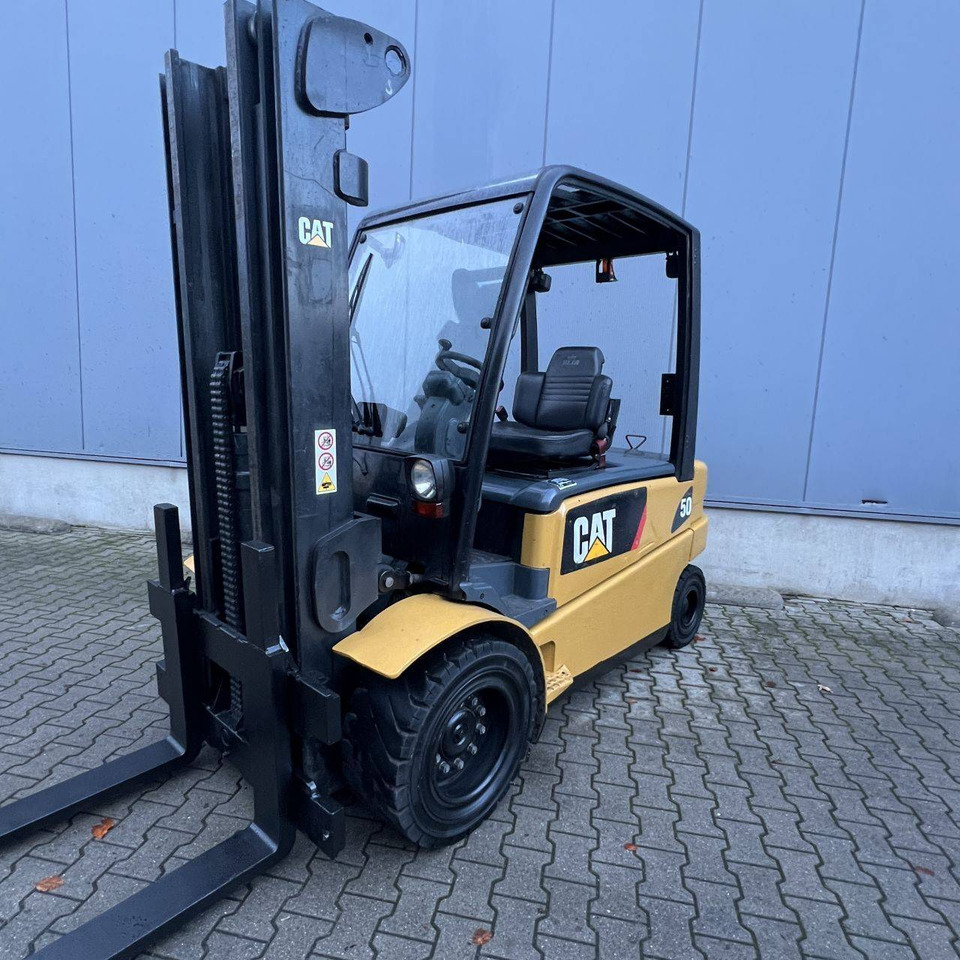 Caterpillar EP50 - Электропогрузчик: фото 1 Caterpillar EP50 - Электропогрузчик: фото 1