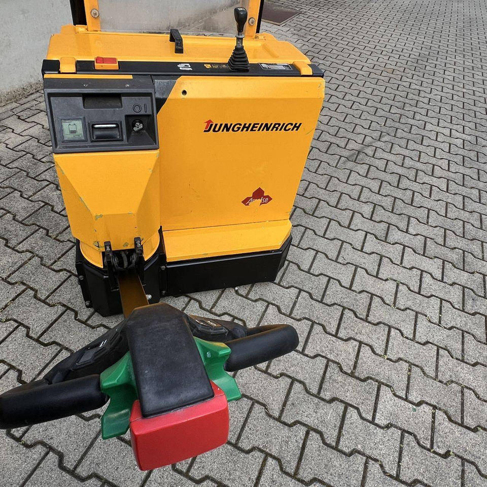 Jungheinrich EJC-Z16 - Штабелер: фото 4 Jungheinrich EJC-Z16 - Штабелер: фото 4