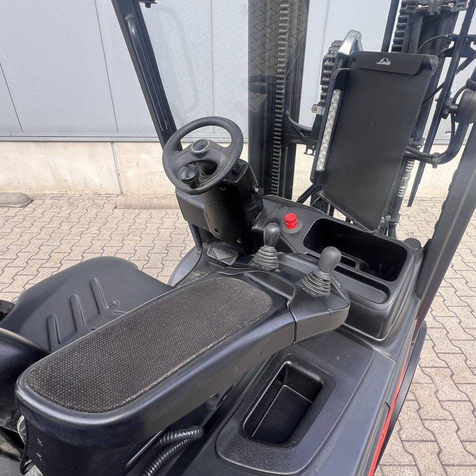 Linde E30 (387) - Электропогрузчик: фото 3 Linde E30 (387) - Электропогрузчик: фото 3
