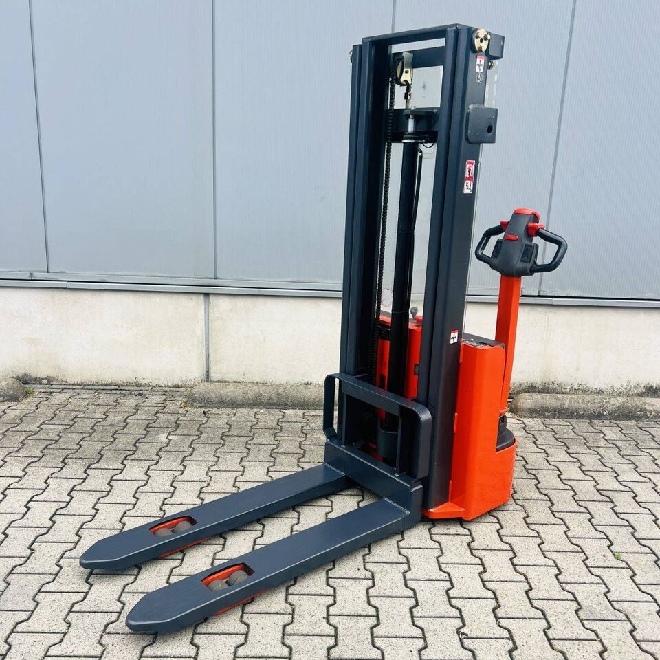 Linde ML10 (1167) - Штабелер: фото 2 Linde ML10 (1167) - Штабелер: фото 2