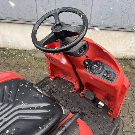 Linde P60Z (126) - Складской тягач: фото 3 Linde P60Z (126) - Складской тягач: фото 3