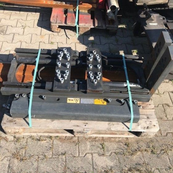 Kaup Fork positioner with sideshift - Навесное оборудование для Погрузочно-разгрузочной техники: фото 2 Kaup Fork positioner with sideshift - Навесное оборудование для Погрузочно-разгрузочной техники: фото 2
