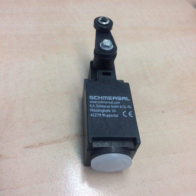 Position switch for Linde series 113/114/115/117 - Подрулевой переключатель для Погрузочно-разгрузочной техники: фото 1 Position switch for Linde series 113/114/115/117 - Подрулевой переключатель для Погрузочно-разгрузочной техники: фото 1