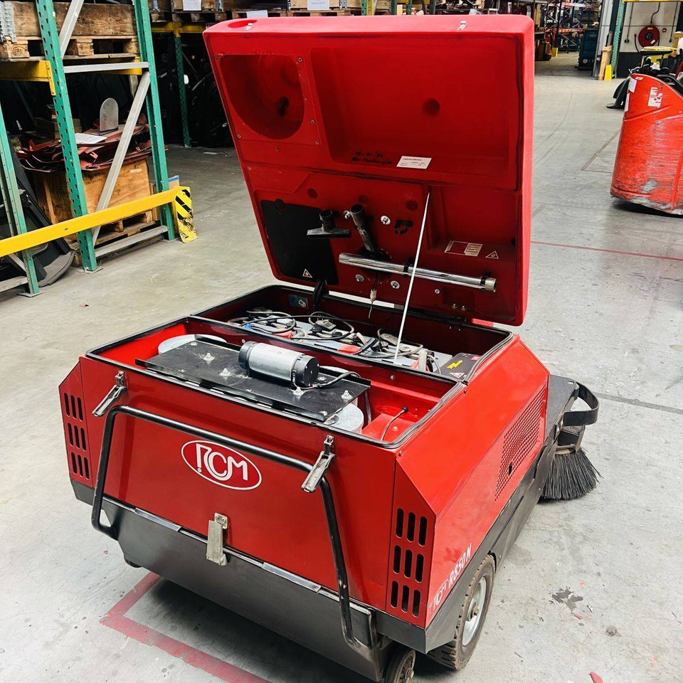 RCM R850NE - Промышленная подметальная машина: фото 5 RCM R850NE - Промышленная подметальная машина: фото 5