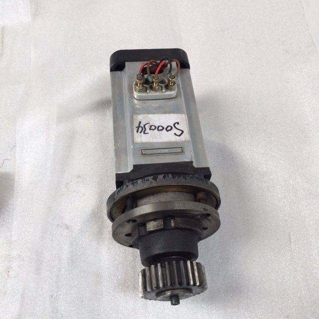 Steering motor for Caterpillar - Рулевое управление для Погрузочно-разгрузочной техники: фото 1 Steering motor for Caterpillar - Рулевое управление для Погрузочно-разгрузочной техники: фото 1