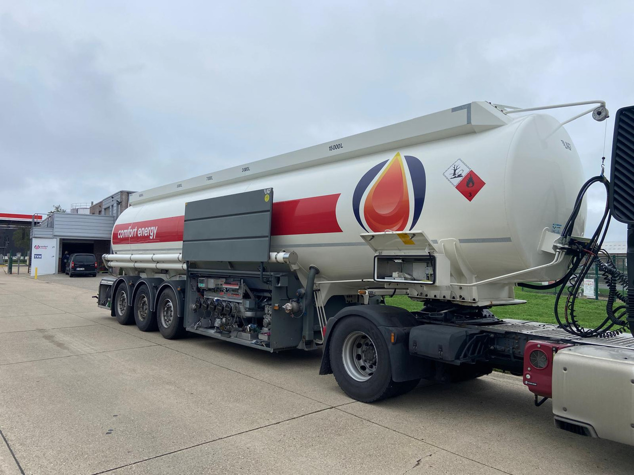 LAG - Полуприцеп-цистерна: фото 1 LAG - Полуприцеп-цистерна: фото 1