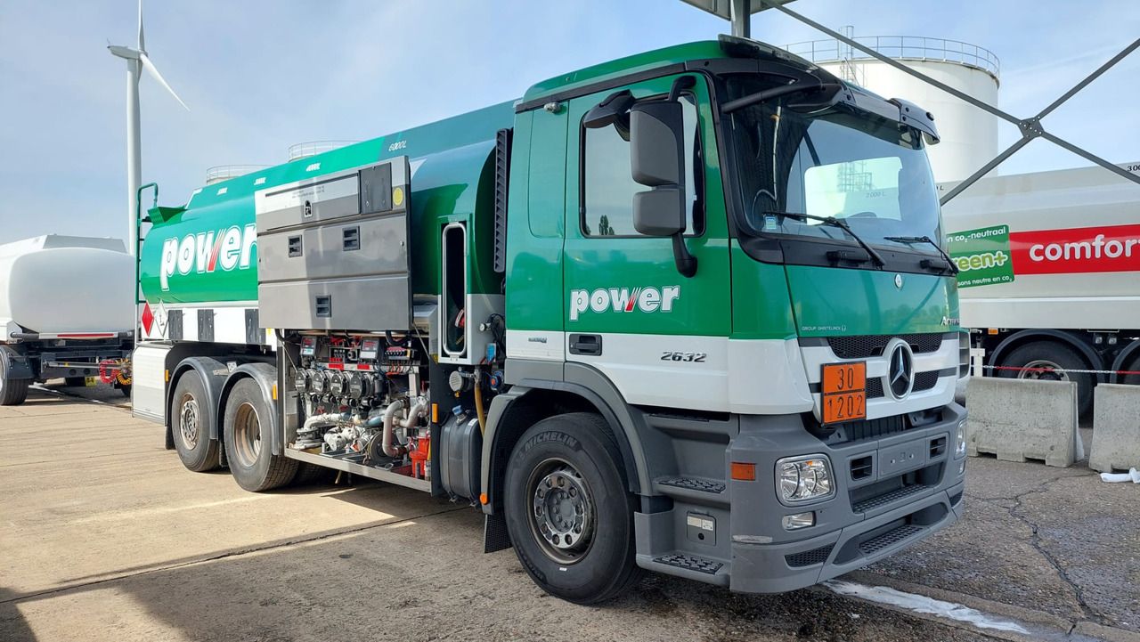 MERCEDES ACTROS - Грузовик-цистерна: фото 3 MERCEDES ACTROS - Грузовик-цистерна: фото 3