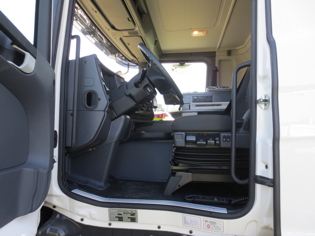 SCANIA G410 - Грузовик-цистерна: фото 3 SCANIA G410 - Грузовик-цистерна: фото 3
