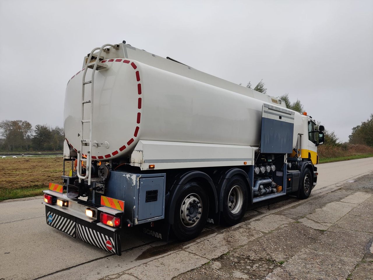SCANIA P400 - Грузовик-цистерна: фото 5 SCANIA P400 - Грузовик-цистерна: фото 5