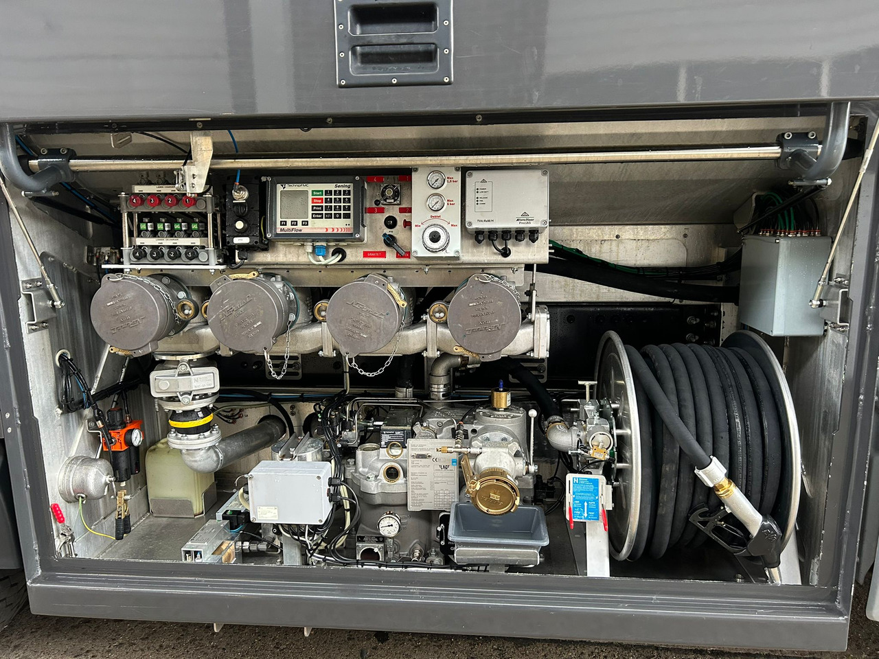 SCANIA P420 - Грузовик-цистерна: фото 3 SCANIA P420 - Грузовик-цистерна: фото 3