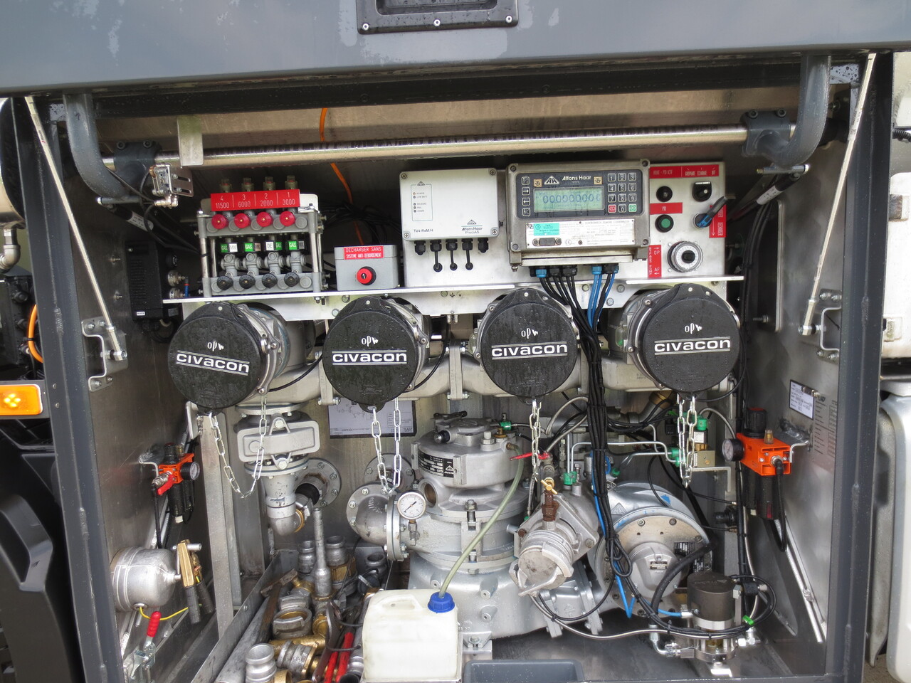 Грузовик-цистерна VOLVO FM: фото 6 Грузовик-цистерна VOLVO FM: фото 6