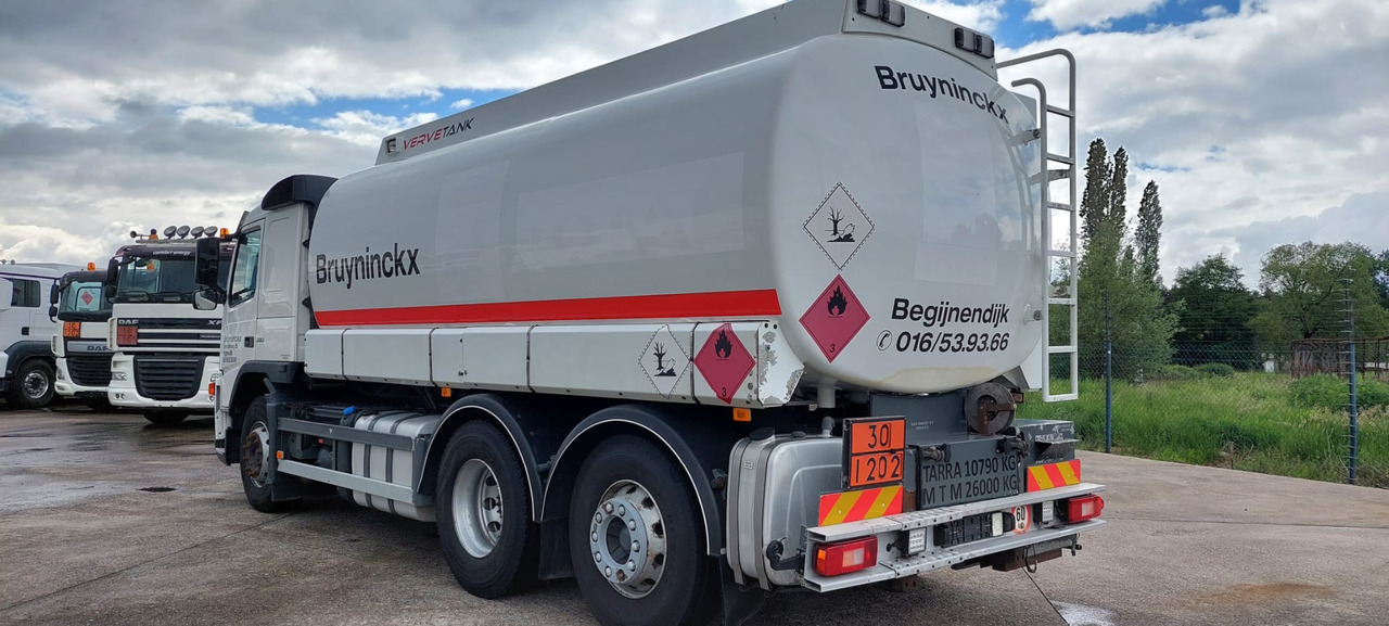 Грузовик-цистерна VOLVO FM: фото 9