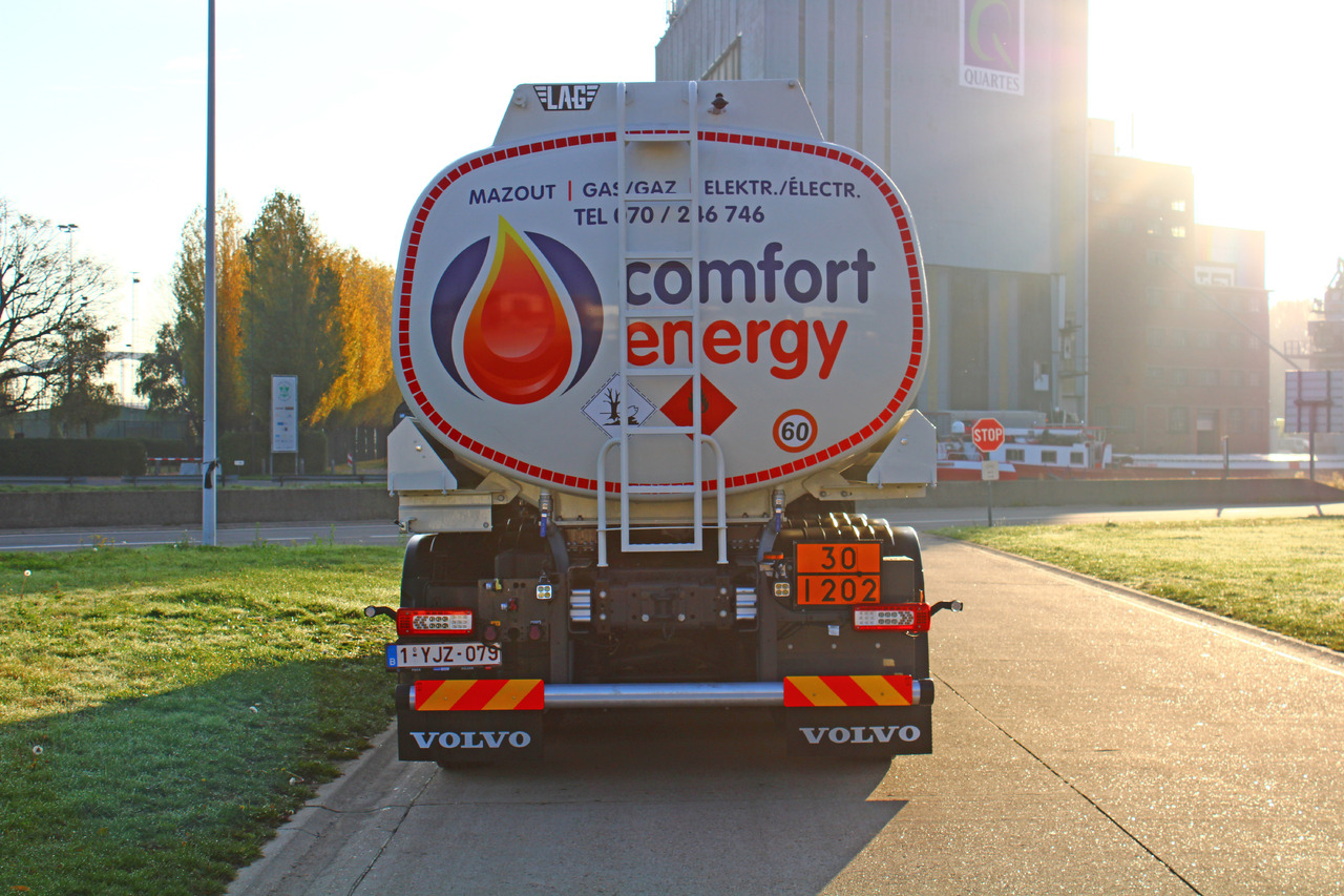 Грузовик-цистерна VOLVO FM: фото 8