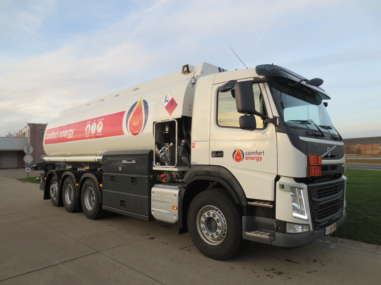 VOLVO FM - Грузовик-цистерна: фото 3 VOLVO FM - Грузовик-цистерна: фото 3