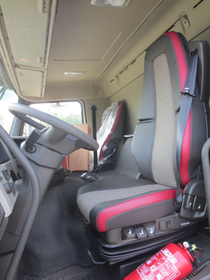 Грузовик-цистерна Volvo FM: фото 6 Грузовик-цистерна Volvo FM: фото 6