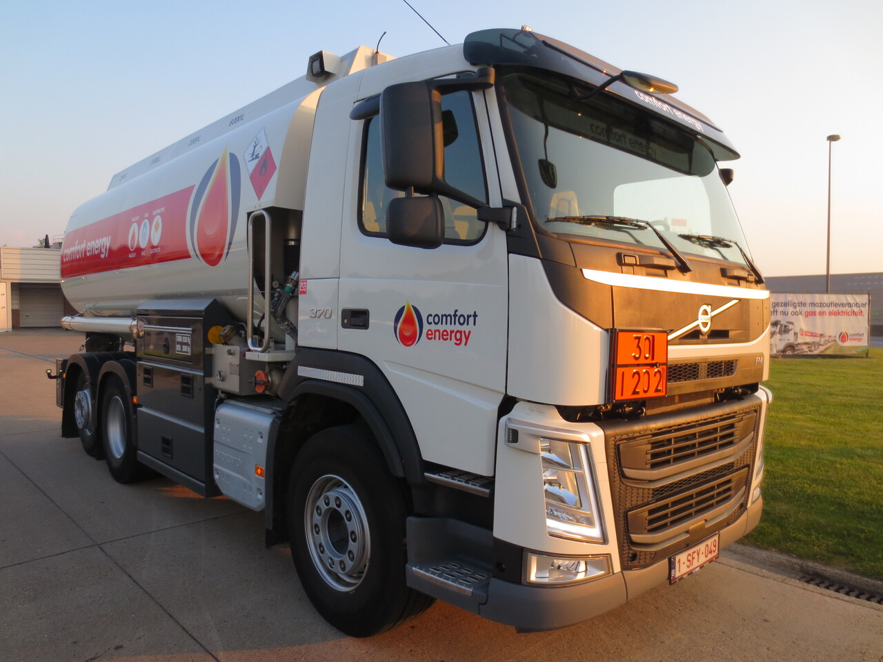 Грузовик-цистерна Volvo FM: фото 14