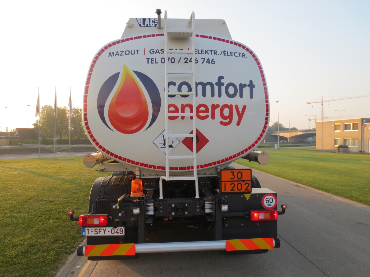 Грузовик-цистерна Volvo FM: фото 17
