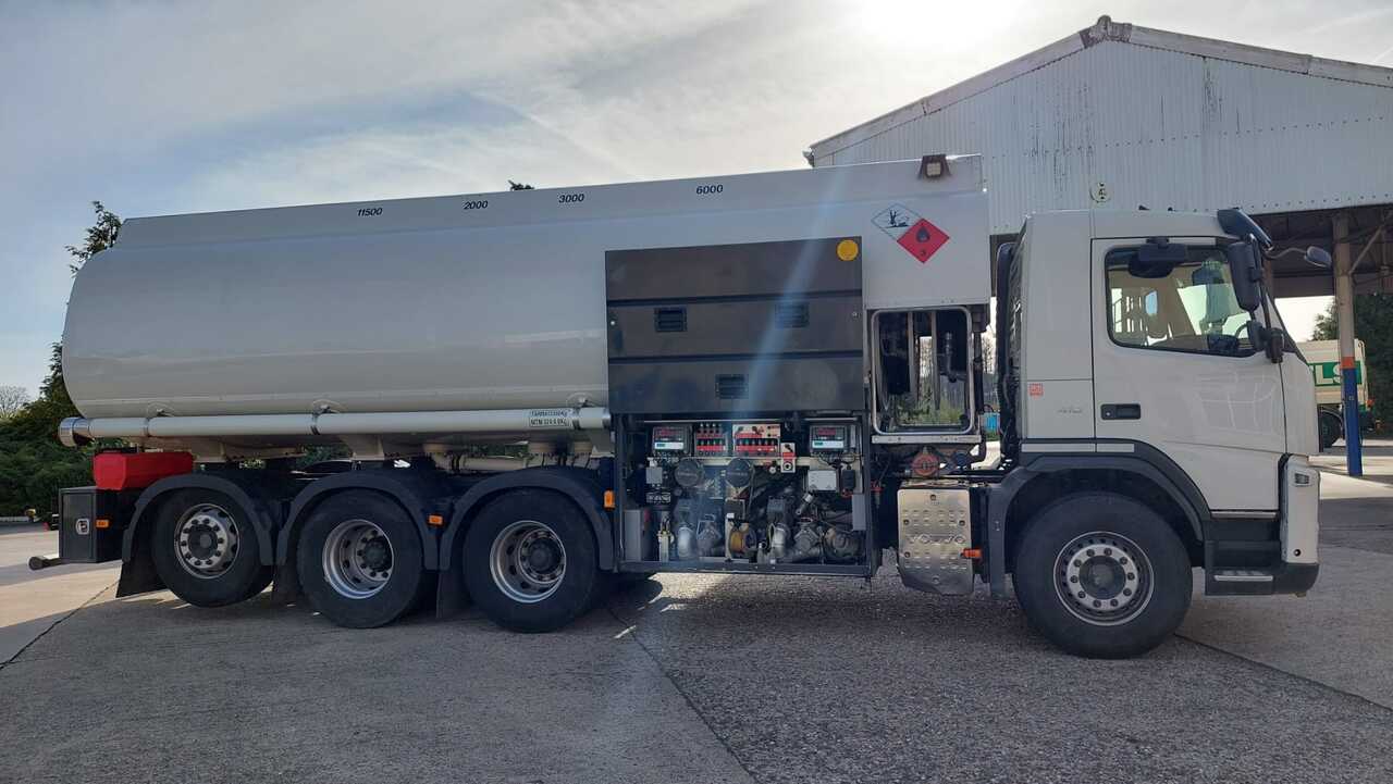 Грузовик-цистерна Volvo FMFH: фото 6