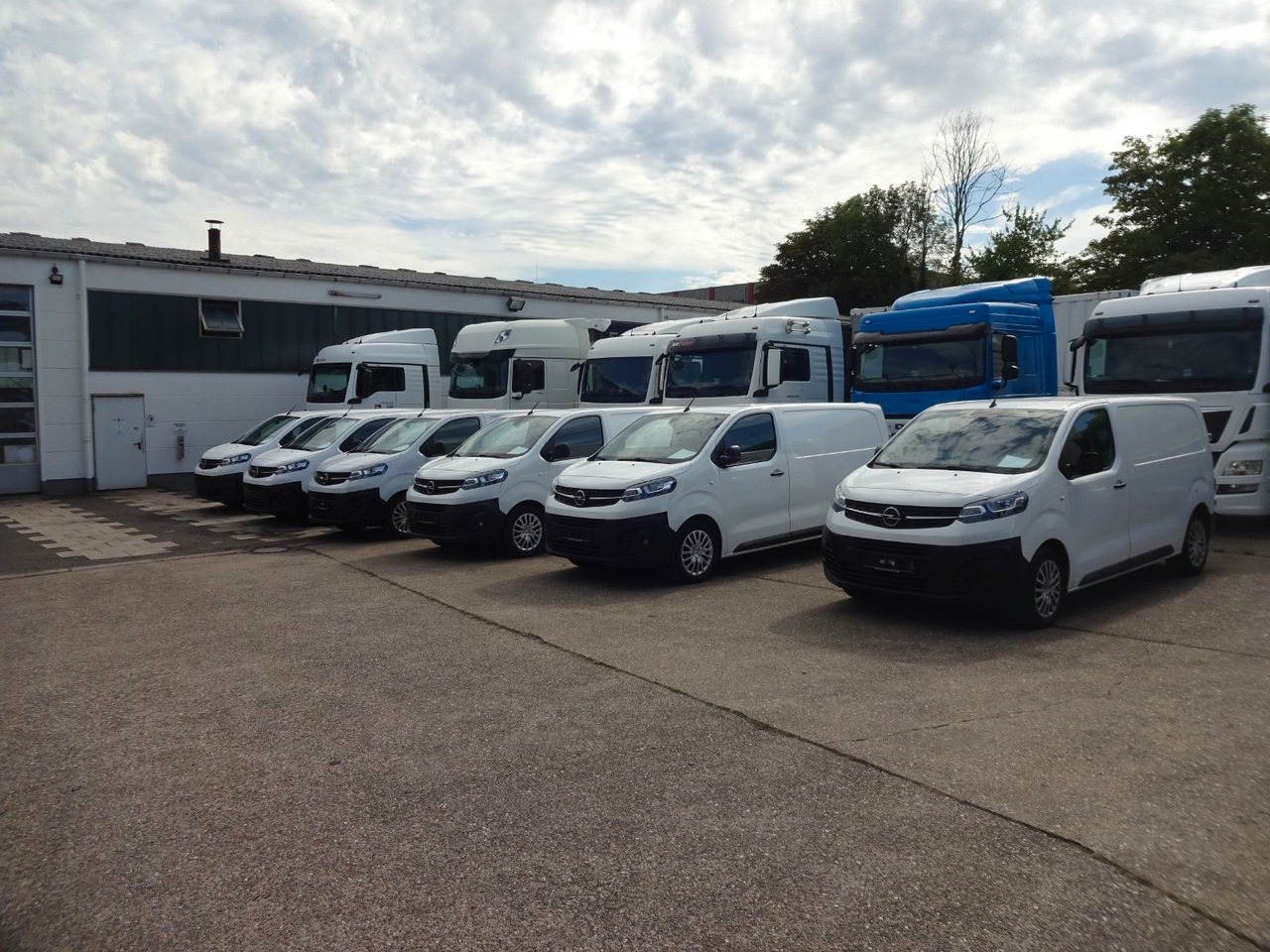 Opel 50 x Vivaro Kasten, L1H1, Klima, PDC, Tempomat - Легковой фургон: фото 2 Opel 50 x Vivaro Kasten, L1H1, Klima, PDC, Tempomat - Легковой фургон: фото 2
