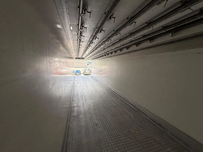 Изотермический полуприцеп Schmitz Cargobull SKO 24 5x Meatrails Rohrbahnen Fleisch Hooks Carrier Vector 1950MT: фото 8