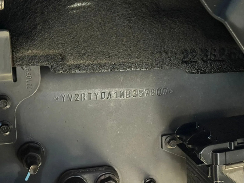 Тягач Volvo FH 460 Globetrotter XL 2x tank Standairco 405.369KM! NL Truck - APK 09-2026: фото 17