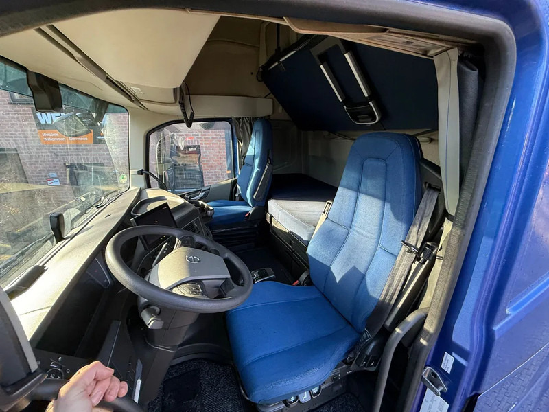 Тягач Volvo FH 460 Globetrotter XL 2x tank Standairco 405.369KM! NL Truck - APK 09-2026: фото 16