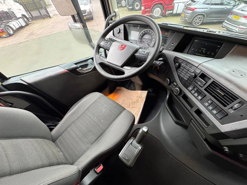 Volvo FH Dual clutch 2X tank Standairco 689.009KM! Alcoa - Тягач: фото 5 Volvo FH Dual clutch 2X tank Standairco 689.009KM! Alcoa - Тягач: фото 5