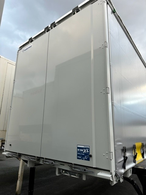 Krone BDF-System 7.450 mm lang, FABRIKNEU - Тентованный кузов: фото 3 Krone BDF-System 7.450 mm lang, FABRIKNEU - Тентованный кузов: фото 3
