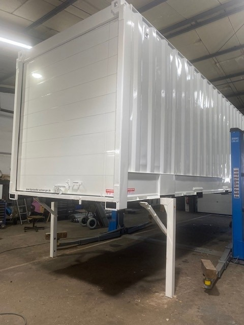 Yorkshire BDF-System 7.450 mm, Heck Rolltor, Eckhöhe: 2.750 mm - Сменный кузов - фургон: фото 3 Yorkshire BDF-System 7.450 mm, Heck Rolltor, Eckhöhe: 2.750 mm - Сменный кузов - фургон: фото 3