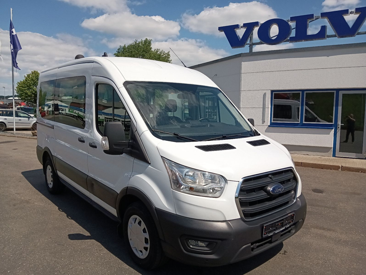Ford Transit Kombi 350 L2 Trend 9-Sitzer 2xHeizung/Kl - Пассажирский фургон, Грузопассажирский фургон: фото 2 Ford Transit Kombi 350 L2 Trend 9-Sitzer 2xHeizung/Kl - Пассажирский фургон, Грузопассажирский фургон: фото 2