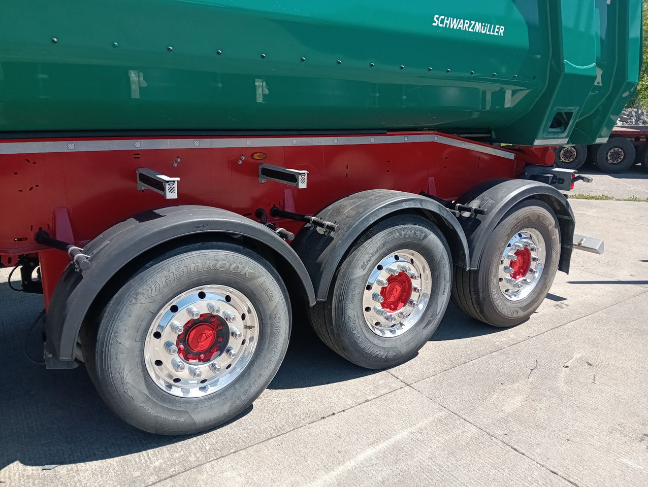 Schwarzmüller 3-A ALU-MULDE mHARDOX ALCOA 25m3 SAF 5420kgPlane - Самосвальный полуприцеп: фото 4 Schwarzmüller 3-A ALU-MULDE mHARDOX ALCOA 25m3 SAF 5420kgPlane - Самосвальный полуприцеп: фото 4