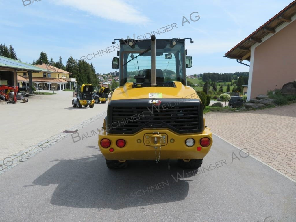 CAT 906M - Колёсный погрузчик: фото 4 CAT 906M - Колёсный погрузчик: фото 4