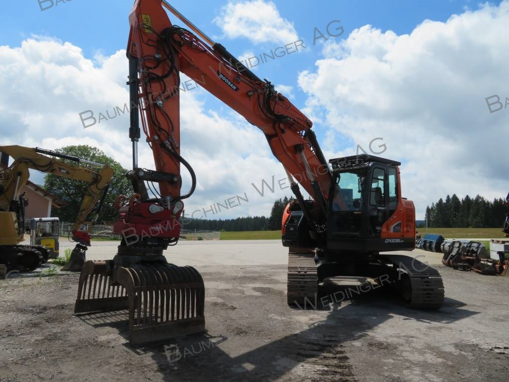 Doosan DX 235 LCR-5 - Гусеничный экскаватор: фото 3 Doosan DX 235 LCR-5 - Гусеничный экскаватор: фото 3