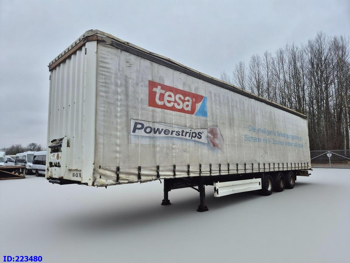 KRONE SDP 27 - Тентованный полуприцеп: фото 1 KRONE SDP 27 - Тентованный полуприцеп: фото 1