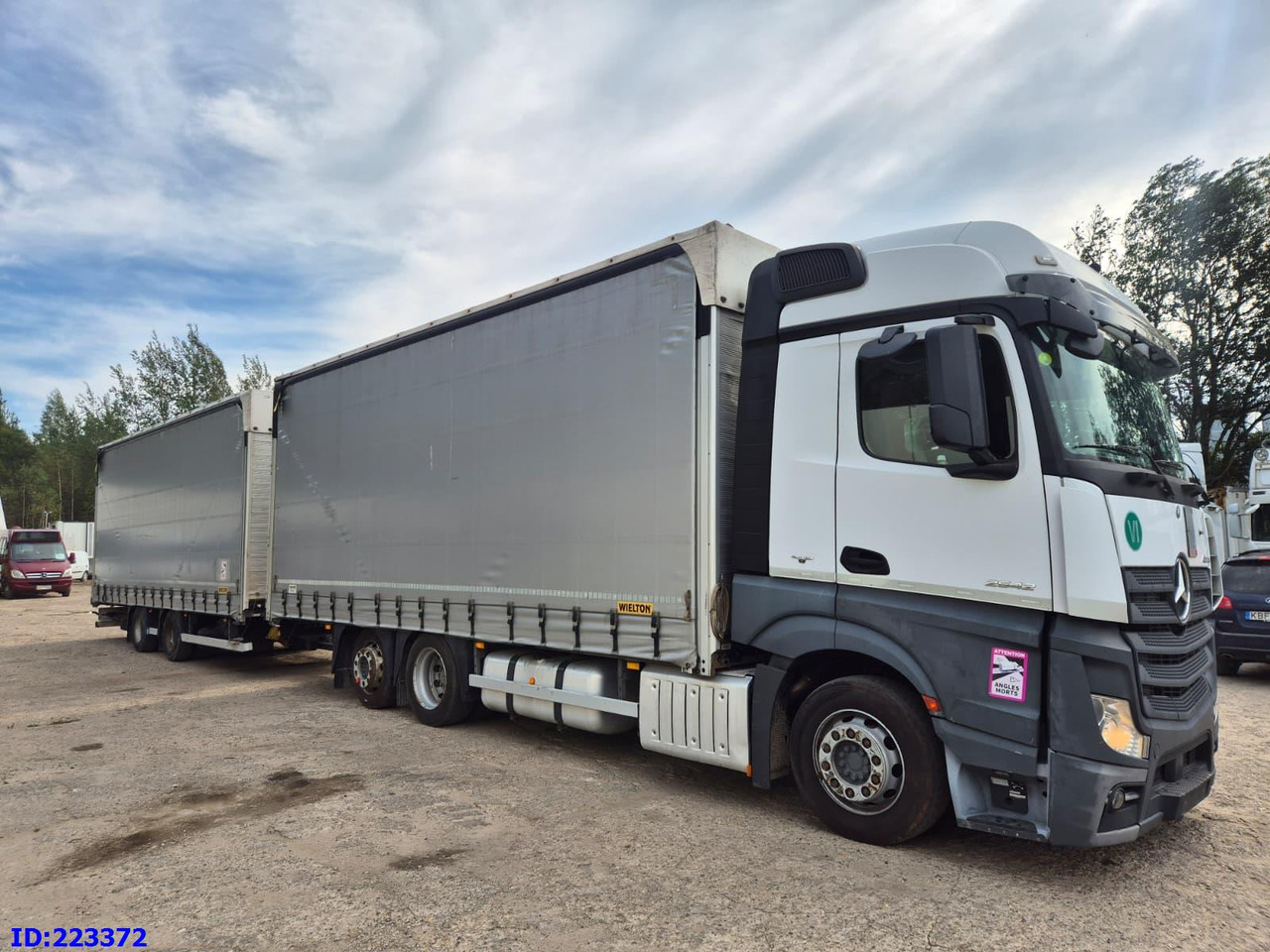 MERCEDES-BENZ Actros 2542 6x2 Euro6 + Wielton trailer - Тентованный грузовик: фото 4 MERCEDES-BENZ Actros 2542 6x2 Euro6 + Wielton trailer - Тентованный грузовик: фото 4
