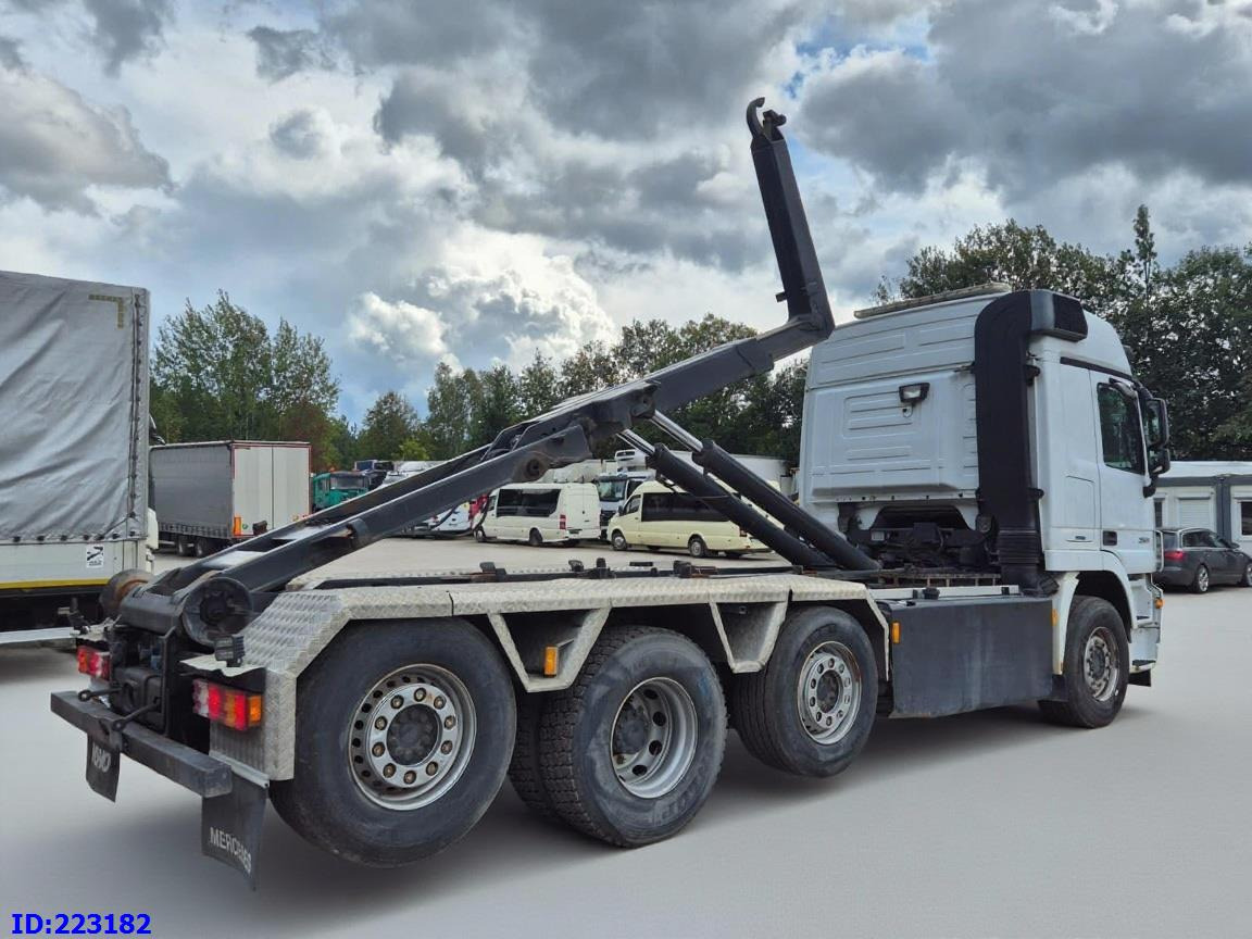 MERCEDES-BENZ Actros 2551 8x2 V8 Retarder - Крюковой мультилифт: фото 4 MERCEDES-BENZ Actros 2551 8x2 V8 Retarder - Крюковой мультилифт: фото 4