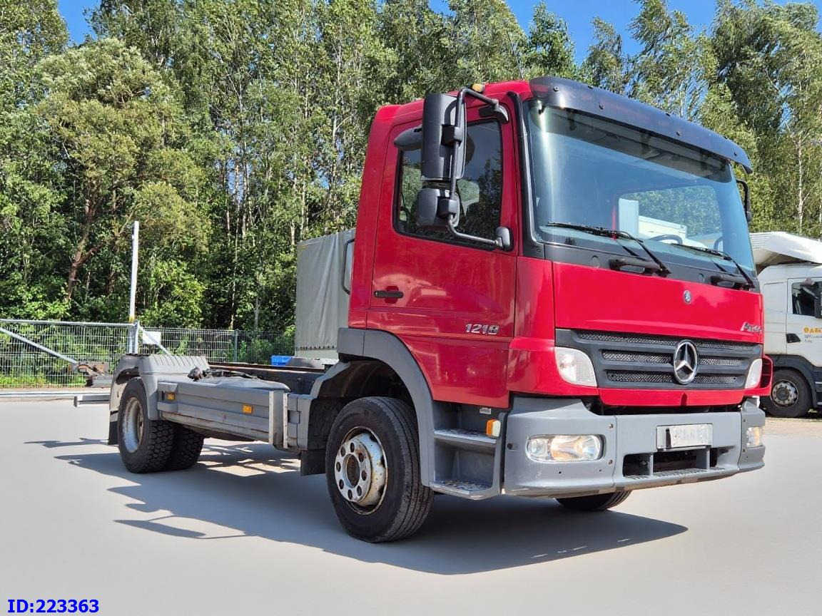 MERCEDES-BENZ Atego 1218 - Full steel - Manual (3 seats) - Грузовик-шасси: фото 4 MERCEDES-BENZ Atego 1218 - Full steel - Manual (3 seats) - Грузовик-шасси: фото 4