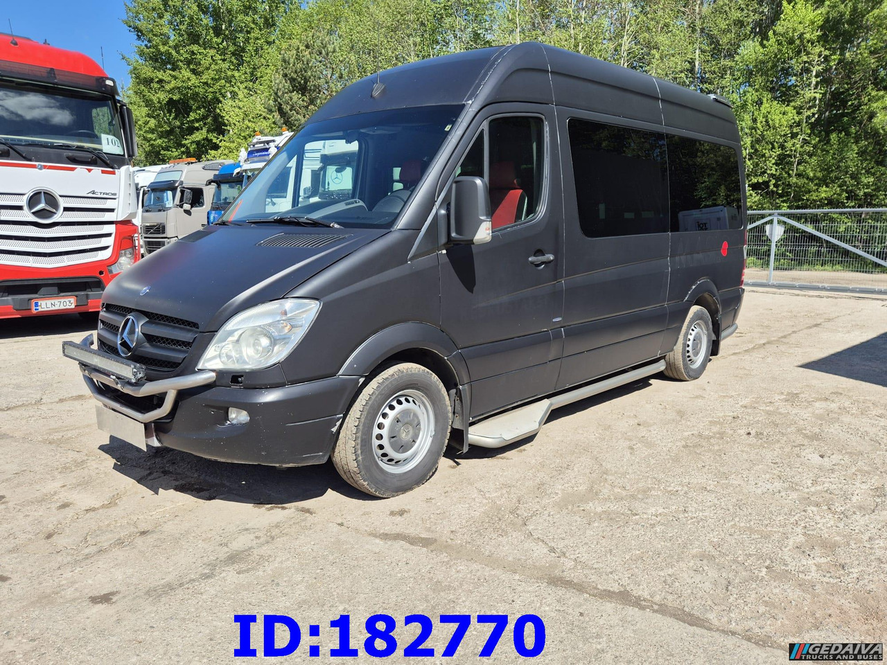 MERCEDES-BENZ Sprinter 319 VIP Euro5 - Туристический автобус: фото 3 MERCEDES-BENZ Sprinter 319 VIP Euro5 - Туристический автобус: фото 3