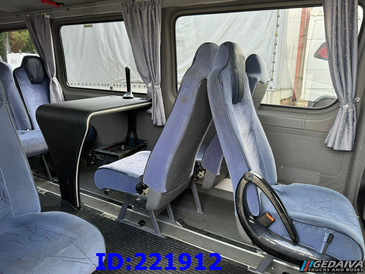 Туристический автобус MERCEDES-BENZ Sprinter 518 VIP 17-Place: фото 15