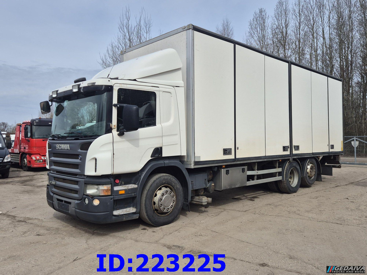 SCANIA P380 6x2 Open side box - Грузовик с закрытым кузовом: фото 1 SCANIA P380 6x2 Open side box - Грузовик с закрытым кузовом: фото 1