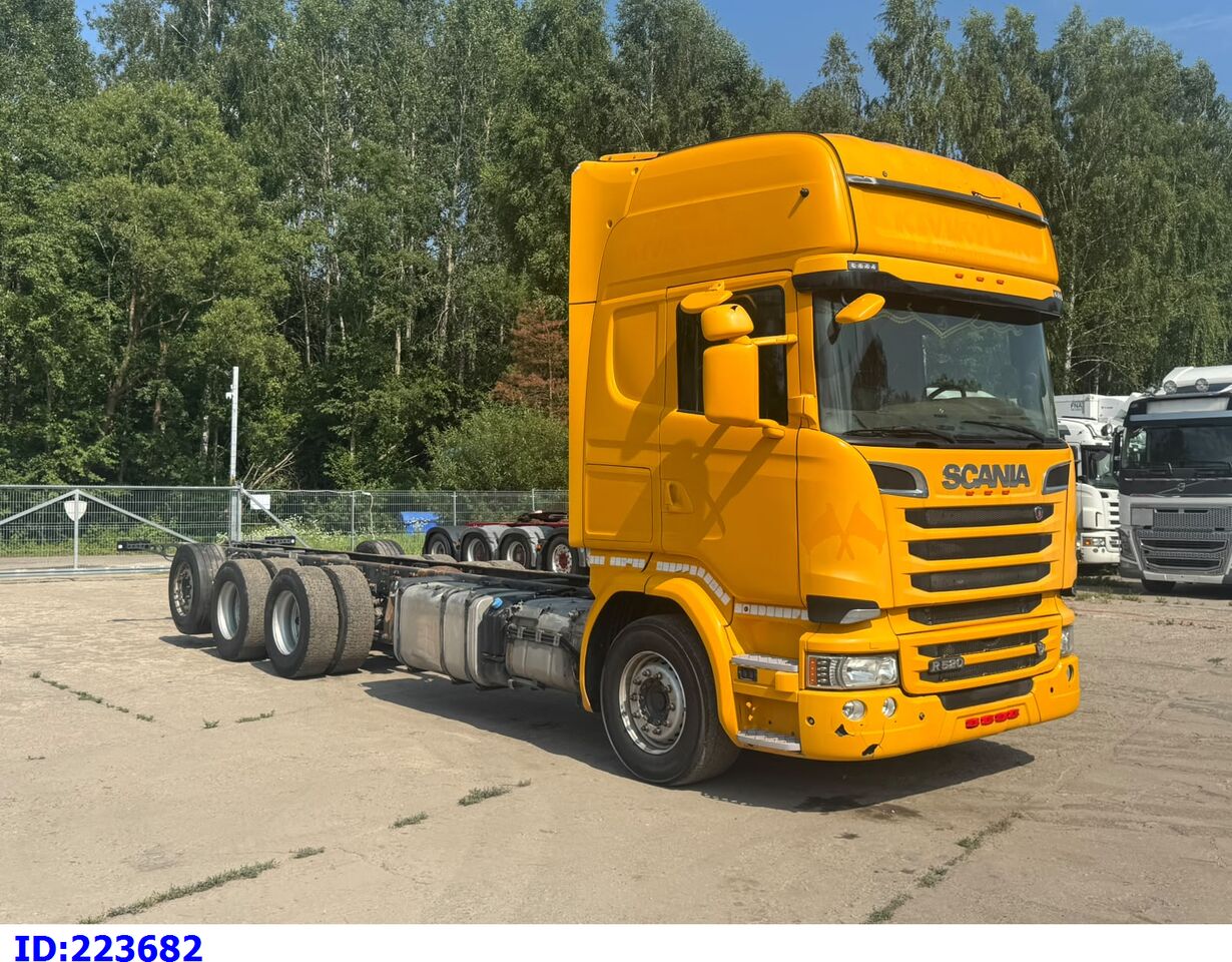 SCANIA R520 8x4 - Грузовик-шасси: фото 2 SCANIA R520 8x4 - Грузовик-шасси: фото 2
