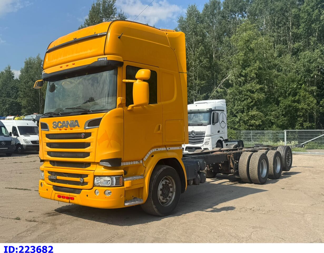 SCANIA R520 8x4 - Грузовик-шасси: фото 1 SCANIA R520 8x4 - Грузовик-шасси: фото 1