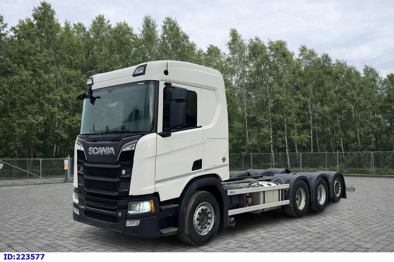 SCANIA R580 8x4 V8 - Грузовик-шасси: фото 2 SCANIA R580 8x4 V8 - Грузовик-шасси: фото 2