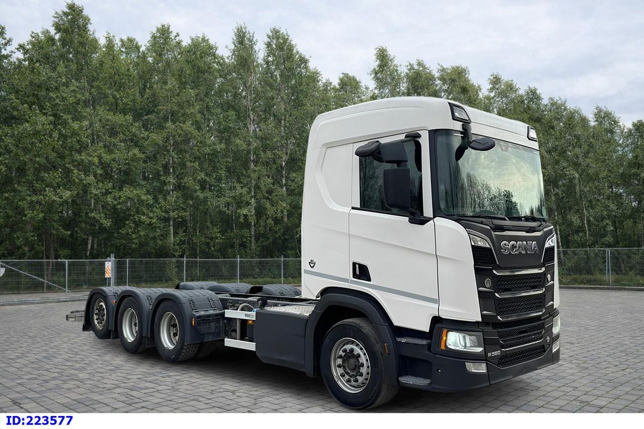 SCANIA R580 8x4 V8 - Грузовик-шасси: фото 1 SCANIA R580 8x4 V8 - Грузовик-шасси: фото 1