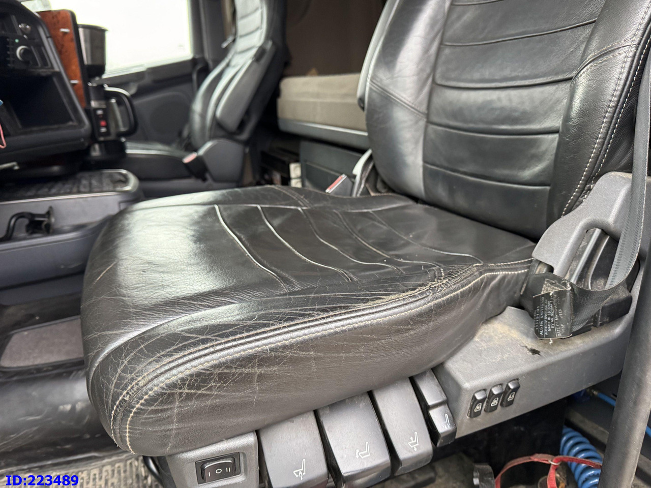 Тягач SCANIA R560 RETARDER 6x2 10 tires: фото 8