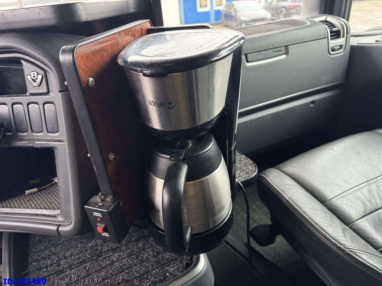 Тягач SCANIA R560 RETARDER 6x2 10 tires: фото 13