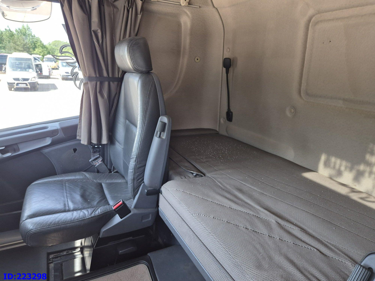 Тягач SCANIA R560 V8 Retarder 6x2: фото 16